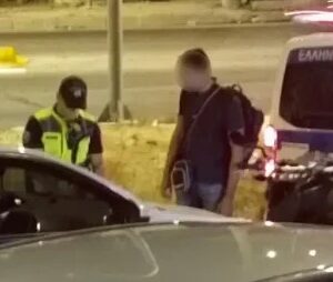 Θεσσαλονίκη: Αστυνομικοί έπαιρναν «φακελάκια» για να μην κόβουν κλήσεις – Τρείς συλλήψεις