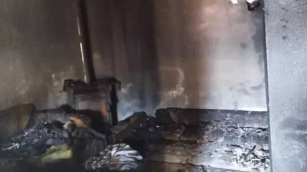 Ροδόπη: Από την ξυλόσομπα πήρε φωτιά το σπίτι που έγινε η τραγωδία με το νεκρό παιδί – Σε σοβαρή κατάσταση το 6χρονο αδελφάκι του – Με εγκαύματα και ο πατέρας (βίντεο)