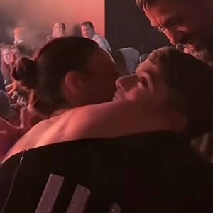 Κέλλυ Κελεκίδου: Το συγκινητικό βίντεο με τον μικρό Γιαννάκη του ΠΑΟΚ να ερμηνεύει μαζί της Βασίλη Καρρά (βίντεο)