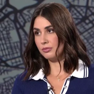 Κρεμλίδου: Με εκβίασαν με φωτογραφίες που είχα μοιραστεί με συντρόφους μου ανήλικη – Τι μου είπε η μητέρα μου (βίντεο)