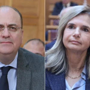 ΟΠΕΚΕΠΕ – Καβγάς στην εξεταστική για τις προσαγωγές στην Κρήτη: Συνελήφθη κουμπάρος του Ανδρουλάκη, λέει ο Λαζαρίδης – Στέλεχος της ΝΔ ο αρχηγός, απαντά η Αποστολάκη