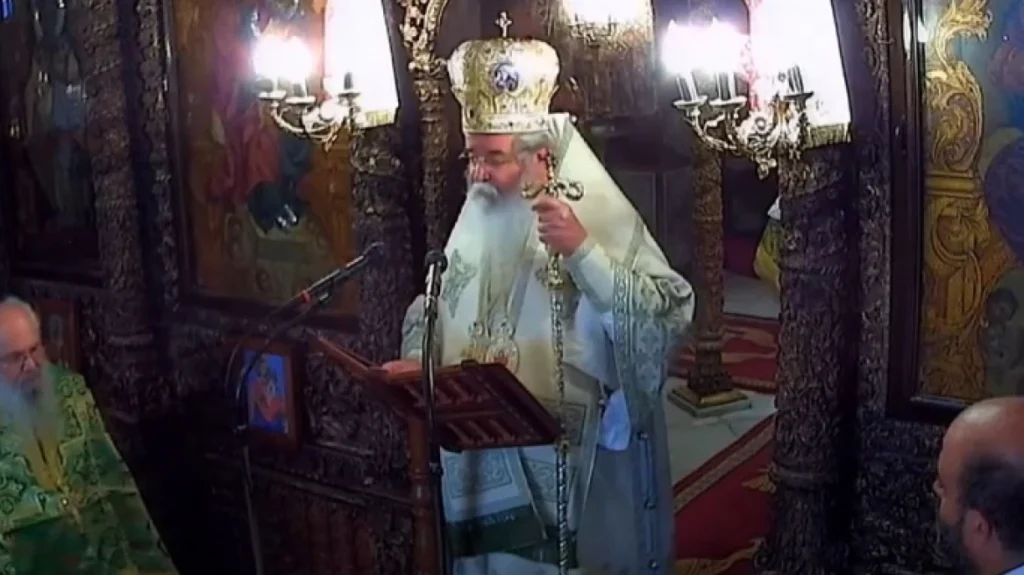 Κήρυγμα του Μητροπολίτη Κοζάνης: Όλοι κυκλοφορούν με ένα σκυλί πια, εκεί κατήντησε η Ελλάδα – Τι είπε για τα κορίτσια που «κυκλοφορούν ημίγυμνα» (βίντεο)