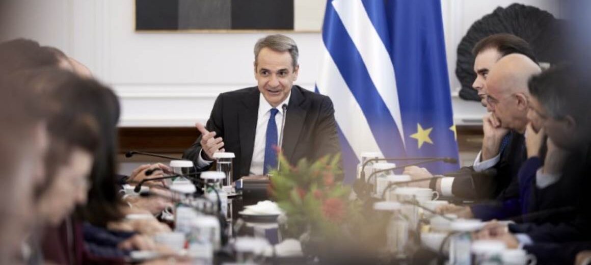 Μητσοτάκης σε αγρότες: «Δεν υποκύπτουμε σε εκβιασμούς – Τον πρώτο λόγο για την απελευθέρωση των δρόμων τον έχει η Τροχαία»