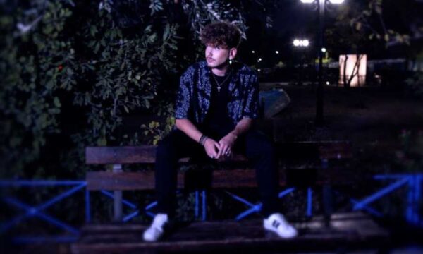 Ο Chris Gi συστήνεται με το πρώτο του single «Το γελαστό παιδί»