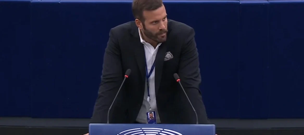 Προκλητική ανάρτηση με υπονοούμενα του Νίκου Παππά για τον ξυλοδαρμό του δημοσιογράφου – Αντέδρασα λάθος, δεν θα αναλύσω σε ποια κατάσταση ήταν ο δημοσιογράφος