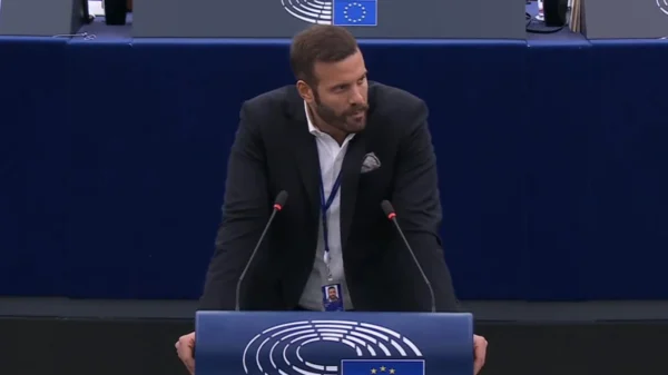 Προκλητική ανάρτηση με υπονοούμενα του Νίκου Παππά για τον ξυλοδαρμό του δημοσιογράφου – Αντέδρασα λάθος, δεν θα αναλύσω σε ποια κατάσταση ήταν ο δημοσιογράφος