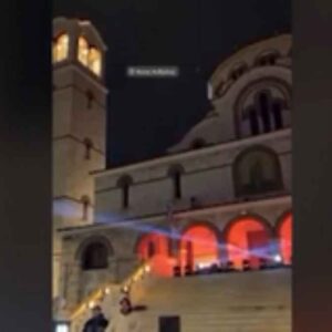 Γαλάτσι: Πάρτι με ηλεκτρονική μουσική στα σκαλιά εκκλησίας – «Το συγκεκριμένο street party γίνεται για 4η χρονιά, παρεξηγήθηκε ο ακροδεξιός Πλεύρης», λέει ο Χάρης Δούκας (βίντεο)