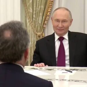 Πούτιν: «Αν η Ευρώπη θέλει να πολεμήσει μαζί μας, είμαστε έτοιμοι να το κάνουμε τώρα» – Η συνάντηση με τους απεσταλμένους του Τραμπ στο Κρεμλίνο