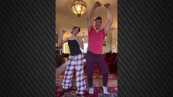 Ο Σάκης Ρουβάς χορεύει με την κόρη του: Είστε ίδιοι με την Αριάδνη, του γράφουν – Βίντεο