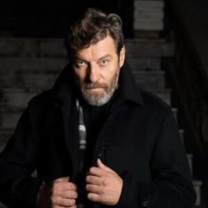 Γιάννης Στάνκογλου: Στολίζει χριστουγεννιάτικο δέντρο μαζί με τα παιδιά του – Βίντεο