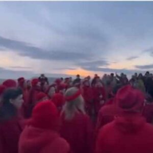 Χειμερινό ηλιοστάσιο: Απόψε η μεγαλύτερη νύχτα του χρόνου – Ξεκινά και επίσημα ο χειμώνας – Δείτε βίντεο από τις τελετές στο Στόουνχεντζ