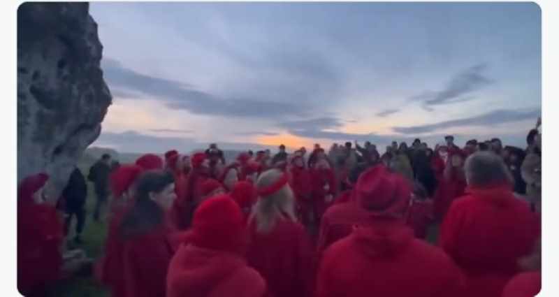 Χειμερινό ηλιοστάσιο: Απόψε η μεγαλύτερη νύχτα του χρόνου – Ξεκινά και επίσημα ο χειμώνας – Δείτε βίντεο από τις τελετές στο Στόουνχεντζ