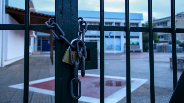 Κακοκαιρία Byron: Κλειστά τα σχολεία στην Αττική και σε όλη τη χώρα – Δείτε αναλυτικά – Προβλήματα από τα έντονα φαινόμενα