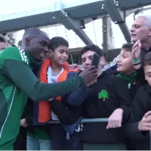 Παναθηναϊκός: Η πρώτη προπόνηση του Τεττέη και η αποθέωση από τους μικρούς φίλους των «πρασίνων» – Βίντεο