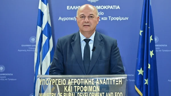 Τσιάρας: Νέα πρόσκληση για διάλογο στους αγρότες –  Υπάρχουν περιθώρια για παρεμβάσεις σε κόστος παραγωγής, ενέργεια, καύσιμα στην αντλία, ΕΛΓΑ
