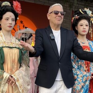 Οι«ΕΙΚΟΝΕΣ» με τον Τάσο Δούση, ταξιδεύουν στην Κίνα – Σάββατο και Κυριακή στις 17:45 στο OPEN