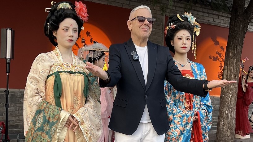 Οι«ΕΙΚΟΝΕΣ» με τον Τάσο Δούση, ταξιδεύουν στην Κίνα – Σάββατο και Κυριακή στις 17:45 στο OPEN