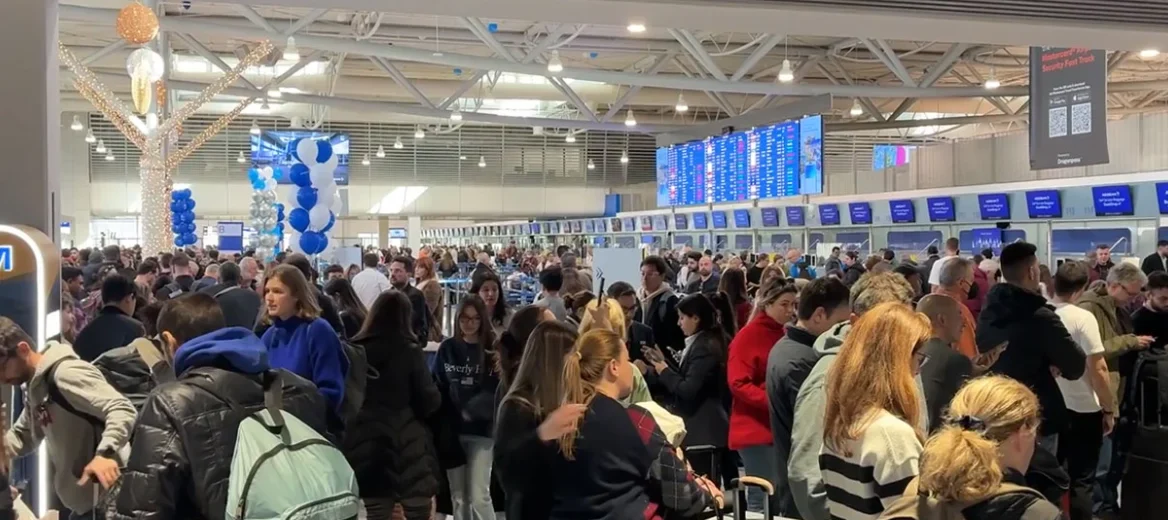 Χάος στο Ελευθέριος Βενιζέλος λόγω τεχνικού ζητήματος στις ραδιοσυχνότητες: Καθηλωμένα αεροπλάνα, ταλαιπωρία για χιλιάδες επιβάτες