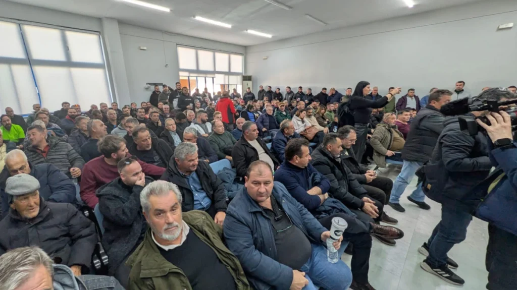 «Ναι» στον διάλογο με τον πρωθυπουργό αποφάσισε η πανελλαδική επιτροπή αγροτών – Ανοιχτοί δρόμοι – Δεν θα κάνουν συλλαλητήριο στην Αθήνα