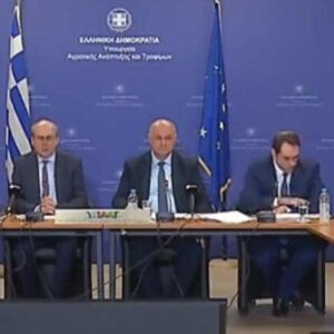 Αγρότες: Στα 8,5 λεπτά/kWh το ρεύμα για τους αγρότες μέχρι τον Απρίλιο του 2028 – Μέσω εφαρμογής επιστροφή του ΕΦΚ πετρελαίου στην αντλία – Τα μέτρα που ανακοίνωσε η κυβέρνηση (βίντεο)