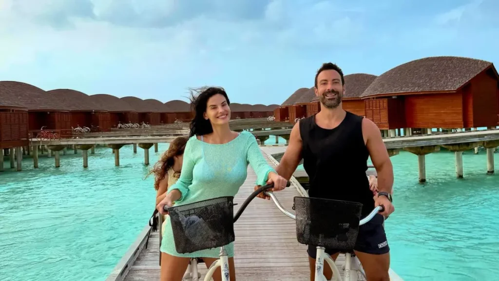 Μπόμπα – Τανιμανίδης: Οι φωτογραφίες από το ταξίδι  με τις κόρες τους  στις Μαλδίβες