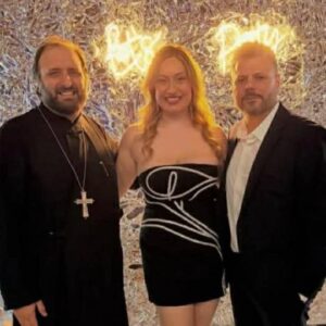 Elaina: Εντυπωσίασε με το live της και ξεσήκωσε τους ομογενείς παραμονή Πρωτοχρονιάς στην εκκλησία της Ζωοδόχου Πηγής στο Μπρονξ (εικόνες+βίντεο)