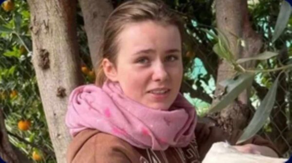 «Θεέ μου  έρχεται ο πατέρας μου, πρέπει να σε κλείσω», «της ασκούσε ψυχολογική βία», λένε φίλες της 16χρονης που εξαφανίστηκε  και την ψάχνουν (βίντεο)