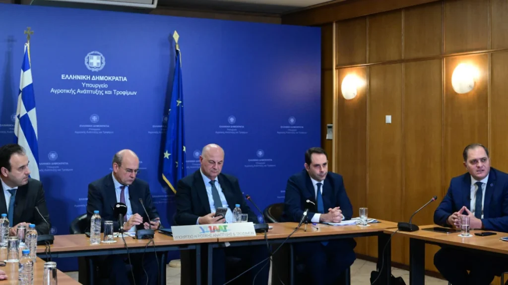 Αγρότες: Στα 8,5 λεπτά/kWh το ρεύμα για τους αγρότες μέχρι τον Απρίλιο του 2028 – Μέσω εφαρμογής επιστροφή του ΕΦΚ πετρελαίου στην αντλία – Τα μέτρα που ανακοίνωσε η κυβέρνηση (βίντεο)