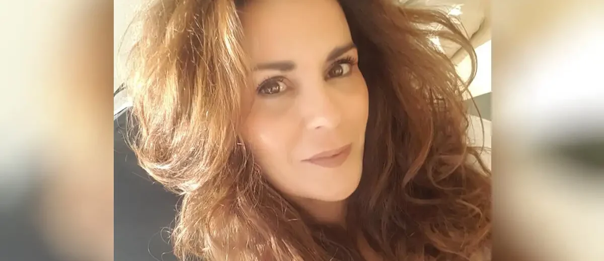 Κακοκαιρία – Άνω Γλυφάδα: Αυτή είναι η 56χρονη που έχασε τη ζωή της – «Είχε σφηνώσει κάτω από το αυτοκίνητο του γιου μου, από τη μέση και κάτω ήταν έξω από το αυτοκίνητο”