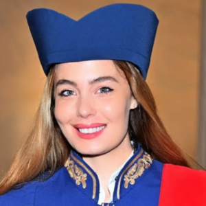 Η Αντωνία Καλλιμούκου πήρε πτυχίο Νομικής: Ευχαριστώ την Παναγιά και τον γλυκό Χριστό μου που με αξίωσαν