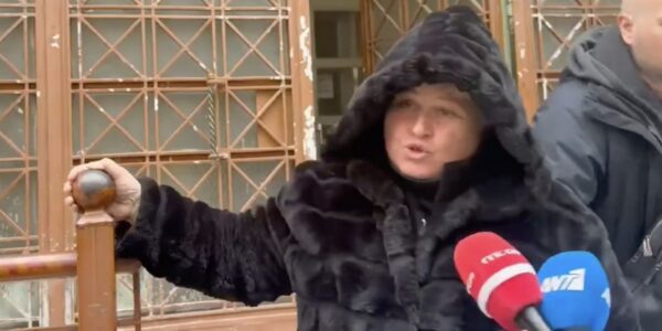 Σέρρες: Σε 2 χρόνια φυλάκιση καταδικάστηκε η καθηγήτρια που φίμωσε με μοντωική ταινία 13χρονο μαθητή – «Το έκανα για πλάκα, ήταν με τη συναίνεση της τάξης», είπε (βιντεο)