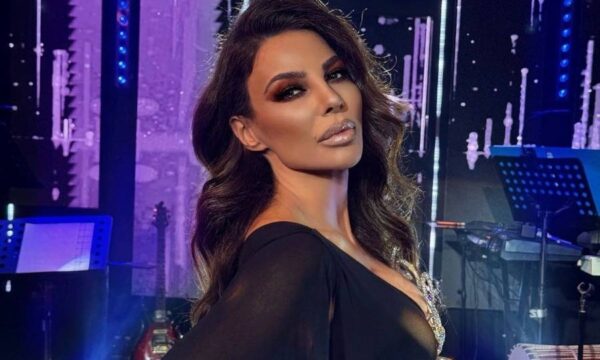 Κέλλυ Κελεκίδου: Μετά τον θρίαμβο με τον Αντύπα, αναχωρεί για περιοδεία με τον Ζωιδάκη στην Αυστραλία (βίντεο)