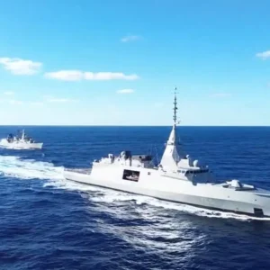 Belharra: Η στιγμή που η φρεγάτα «Κίμων» μπαίνει σε ελληνικά νερά – «Το μέλλον του Πολεμικού Ναυτικού καταπλέει» – Βίντεο