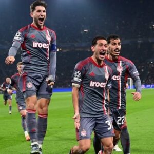 Άγιαξ – Ολυμπιακός 1-2: Ιστορική πρόκριση του Θρύλου στο Champions League