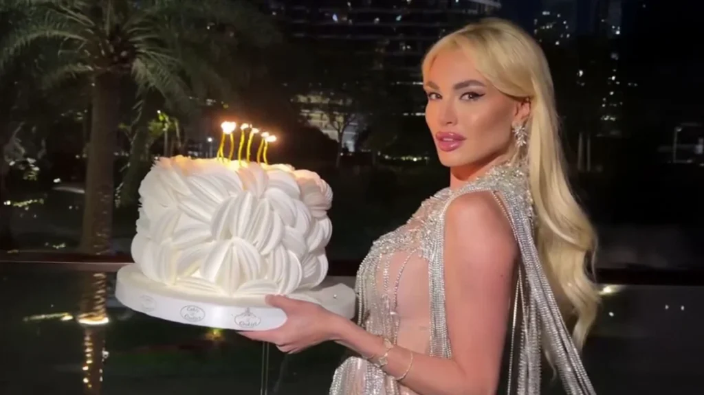 Aλεξάνδρα Παναγιώταρου: Γιόρτασε στο Ντουμπάϊ  τα γενέθλια της – Δείτε βίντεο