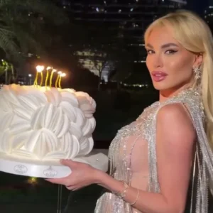 Aλεξάνδρα Παναγιώταρου: Γιόρτασε στο Ντουμπάϊ  τα γενέθλια της – Δείτε βίντεο