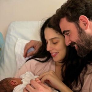 Νίκος Πολυδερόπουλος: Πανευτυχής μπαμπάς – Γέννησε η σύντροφός του, Βαλάσια Συμιακού