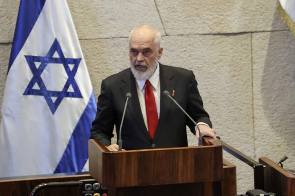 Έντι Ράμα στην Κνεσέτ: Είμαι Καθολικός, τα δύο μεγαλύτερα παιδιά μου Ορθόδοξα και το μικρότερο μπορεί να γίνει Ιουδαίος