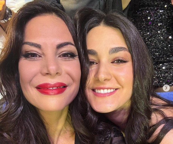 Εύη Βατίδου: Οι τρυφερές ευχές για τα γενέθλια της κόρης της – «Aναμένω πρόσκληση για το πάρτι»