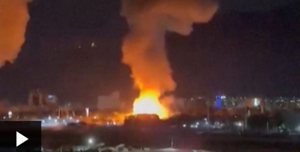 Τράμπ: Συλλάβαμε τον πρόεδρο της Βενεζουέλας Μαδούρο και την σύζυγο του εν μέσω μεγάλης κλίμακας επιθέσεων (βίντεο)