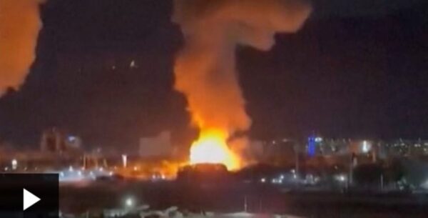 Τράμπ: Συλλάβαμε τον πρόεδρο της Βενεζουέλας Μαδούρο και την σύζυγο του εν μέσω μεγάλης κλίμακας επιθέσεων