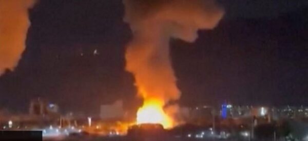 Τράμπ: Συλλάβαμε τον πρόεδρο της Βενεζουέλας Μαδούρο και τη σύζυγο του εν μέσω μεγάλης κλίμακας επιθέσεων