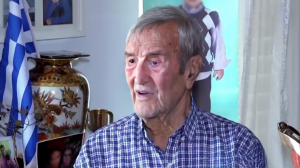 Γιάννης Βογιατζής για τα 100ά γενέθλιά του: “Δεν έχω πίεση, δεν πίνω, δεν καπνίζω, δεν έχω ένοχη συνείδηση”