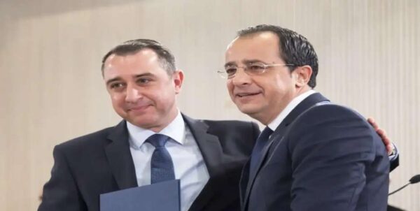 Παραιτήθηκε ο Χαράλαμπος Χαραλάμπους από διευθυντής του γραφείου του Χριστοδουλίδη μετά το βίντεο με τις μίζες