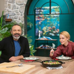 ΕΡΤ1: «ΠΟΠ Μαγειρική» με τον Ανδρέα Λαγό – Καλεσμένοι οι Τένια Μακρή, Λένα Παπαληγούρα, Λάμπρος Μπαλάφας, Ελένη Φιλίνη, Νίνα Κασιμάτη – 26 – 30.01.2026