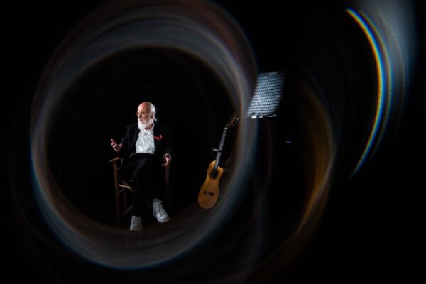 Σαββόπουλος “Long Play”»: Το 5ο επεισόδιο – “Τραπεζάκια Έξω” έως “Το Κούρεμα” Απόψε, Πέμπτη 8 Ιανουαρίου στις 23.00, στον ΣΚΑΪ – Τρέϊλερ