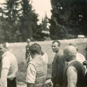 O Βέλγος πωλητής απέσυρε από το eBay τις φωτογραφίες με τους 200 εκτελεσθέντες της Καισαριανής και εξηγεί τον λόγο