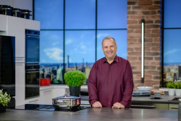 «Chef στην κουζίνα σας»: Πικάντικα νουντλς με κιμά & λαχανικά,λιγκουίνι με γαρίδες αλφρέντο και πάστα νουγκατίνα με βελούδινη κρέμα βανίλιας