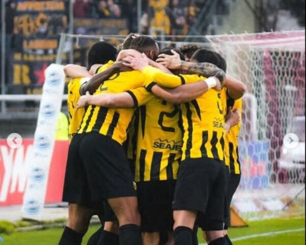 Πανσερραϊκός – ΑΕΚ 0-4: Η Ένωση πέρασε από το «μπλόκο» των Σερρών με «πάρτι» στο δεύτερο ημίχρονο