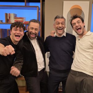 «AfterDark»: Καλεσμένοι η οικογένεια Κρητικών, η Άρια Καλύβα και ο Τάσος Ντούγκας – Παρασκευή και Σάββατο μετά τα μεσάνυχτα στο OPEN